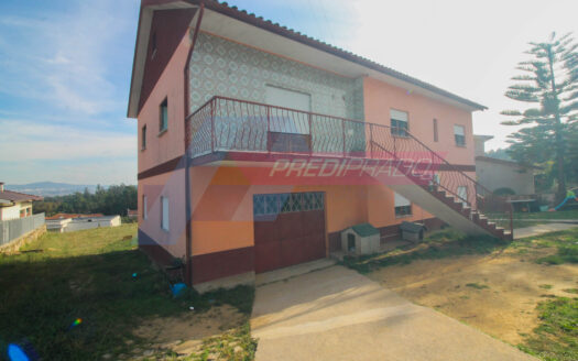 Moradia Individual T6 em Cervães