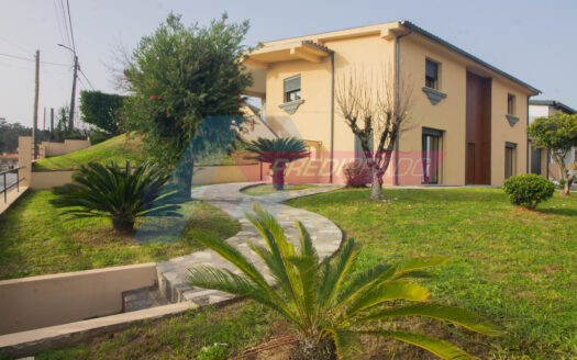 Excelente Moradia T4 em Cervães